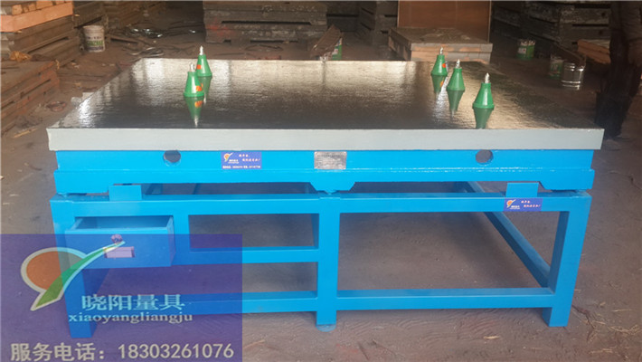 使用鉗工工作臺(tái)配套工具應(yīng)注意事項(xiàng)